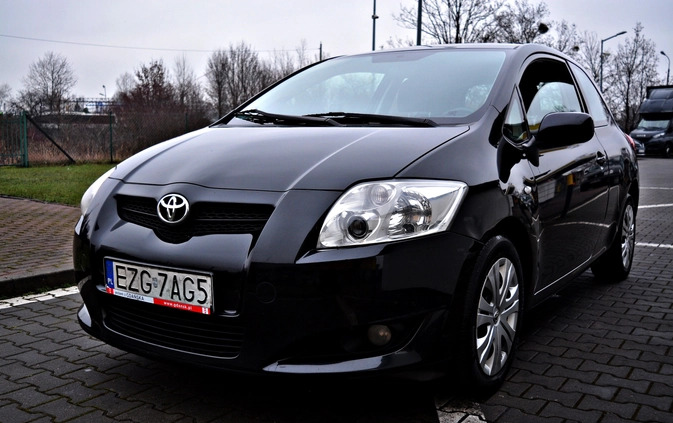 Toyota Auris cena 13500 przebieg: 324000, rok produkcji 2007 z Limanowa małe 79